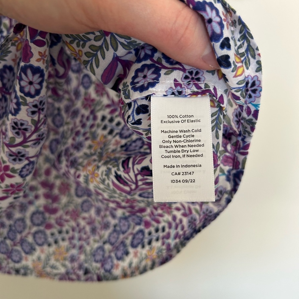 Talbots Half Sleeve V Neck Smocked Shoulder Purple Floral Blouse Top Size Small‎ - Picture 3 of 7